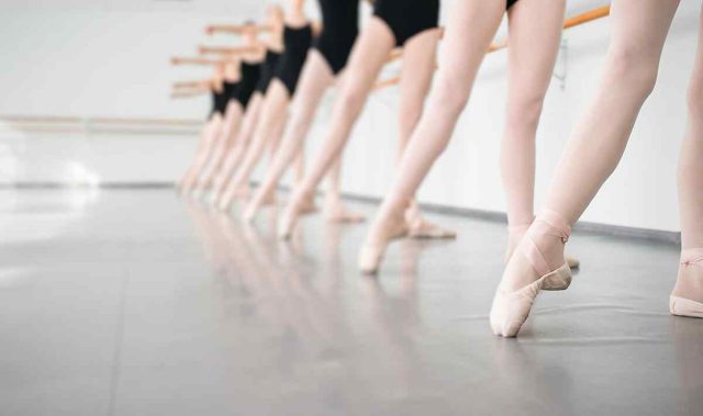 https://www.themarquehotels.in/wp-content/uploads/2019/04/inner_image_dance_04-640x379.jpg